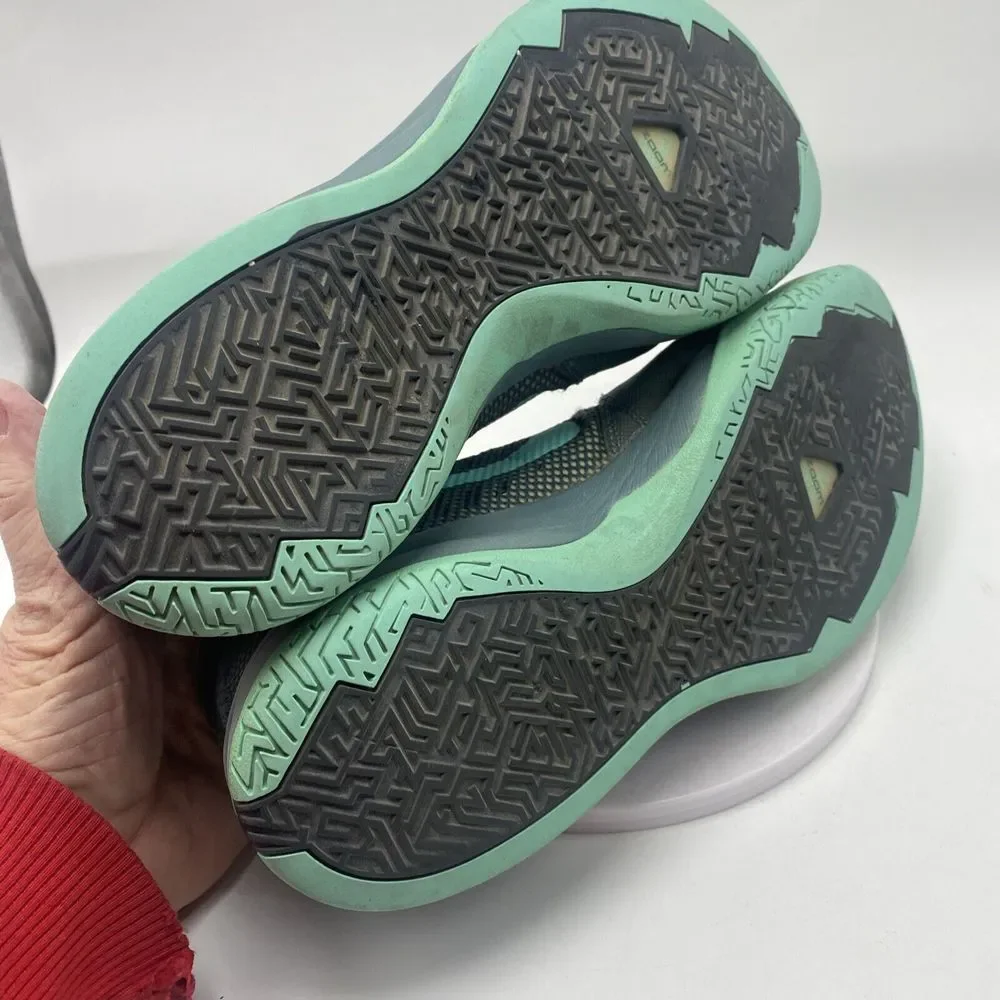 Nike Zoom Run The One Men Size 9 Green Athletic Basketball Shoes 3724